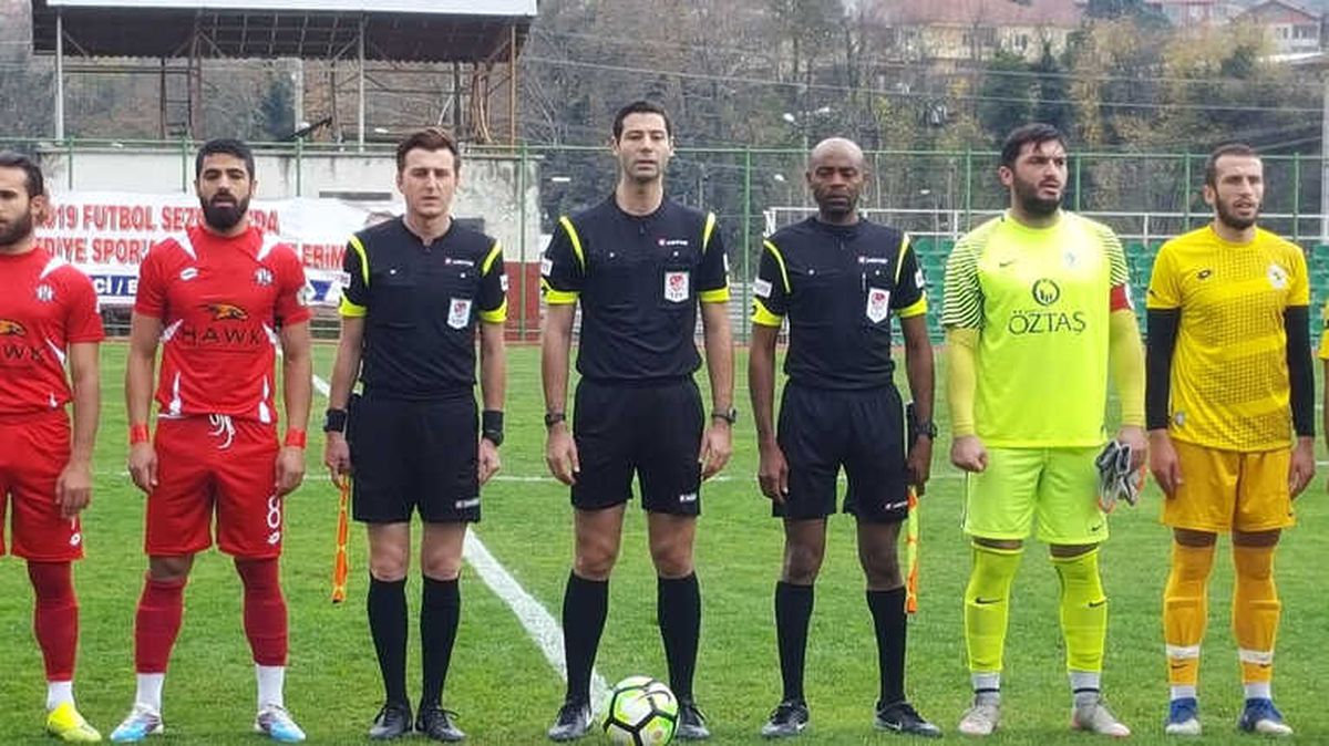 FIFA Adayı Hakem Bal Maçı Yönetti