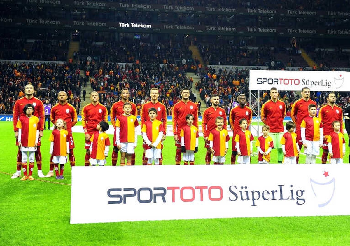 Galatasaray\'da 7 Futbolcu Beşiktaş Derbisini Kaçıracak