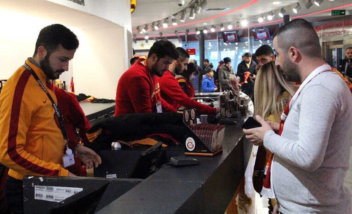 Galatasaray Taraftarları İdmana Akın Etti