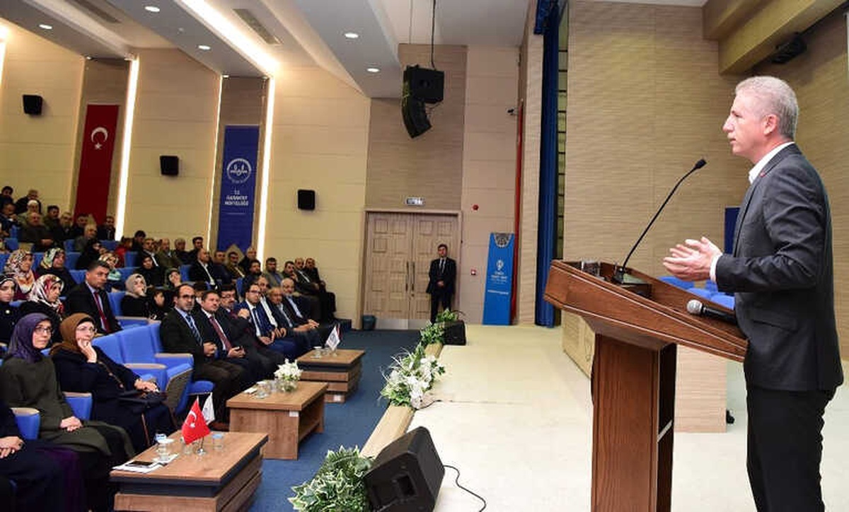 Gaziantep\'te "Aile Okulu" Semineri Düzenlendi