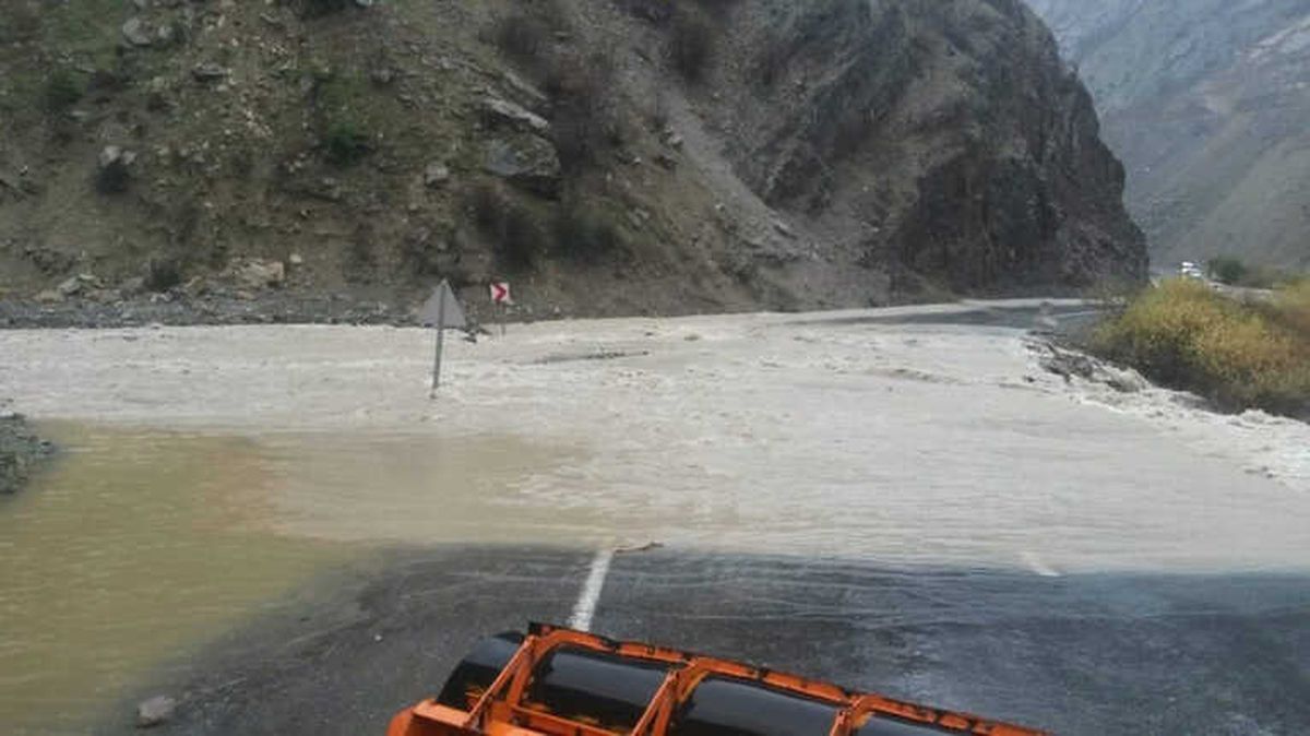 Hakkari-Çukurca Karayolunda Sel (2)