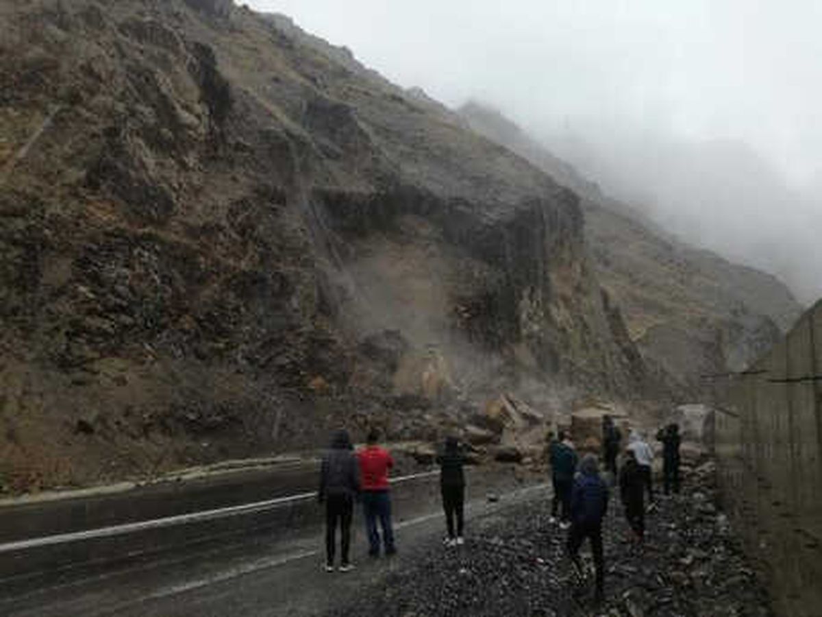 Hakkari- Van Karayolunda Heyelan