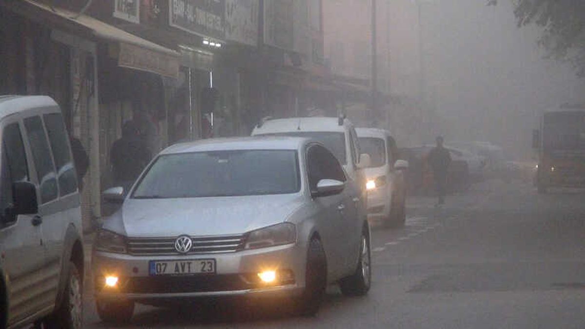 İslahiye\'de Sis Etkili Oldu
