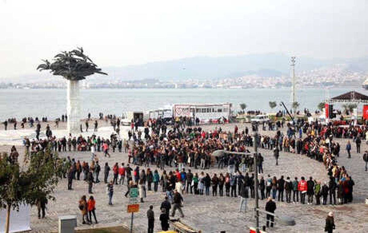 İzmir\'de 3\'üncü Kez İyilik İçin Buluştular