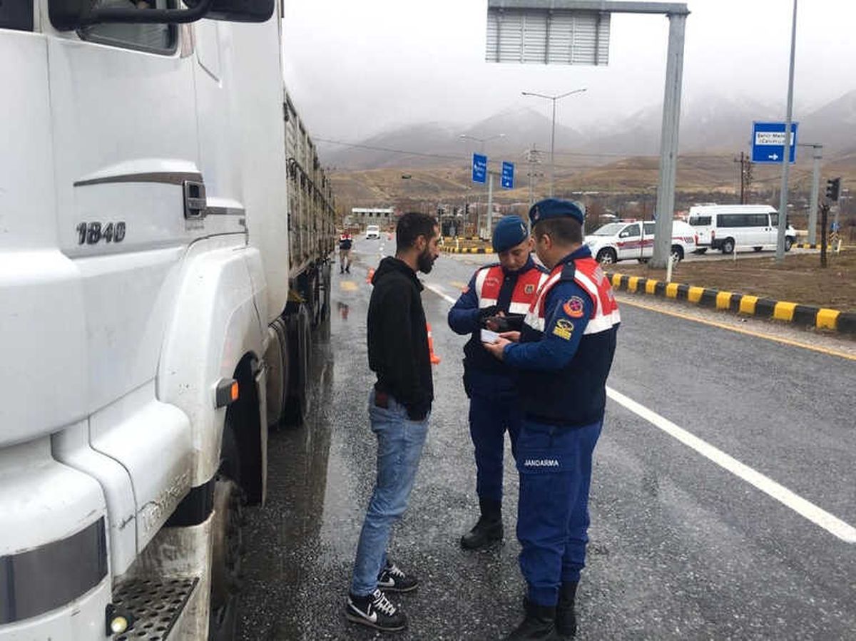 Jandarmadan Kış Lastiği Denetimi