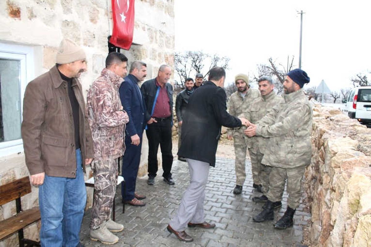 Karakol Komutanı Korucuları Denetledi