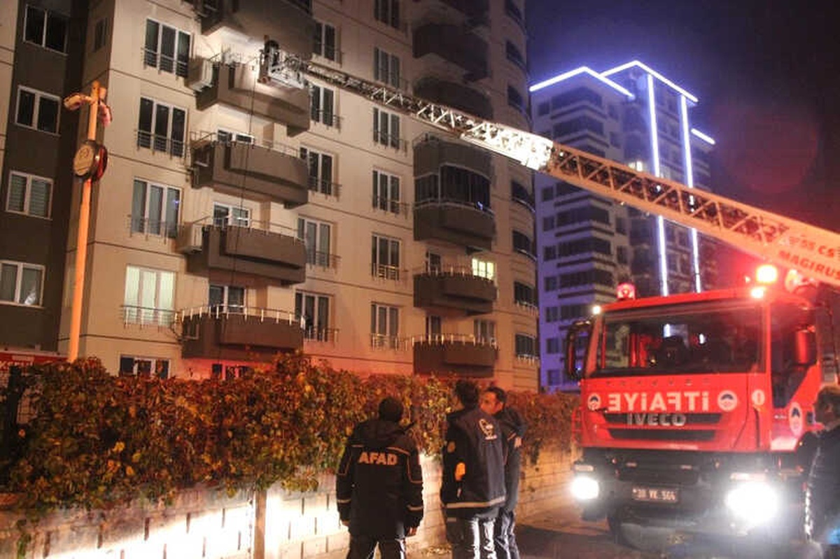 Kayseri\'de Korkutan Yangın: 8 Kişi Hastaneye Kaldırıldı
