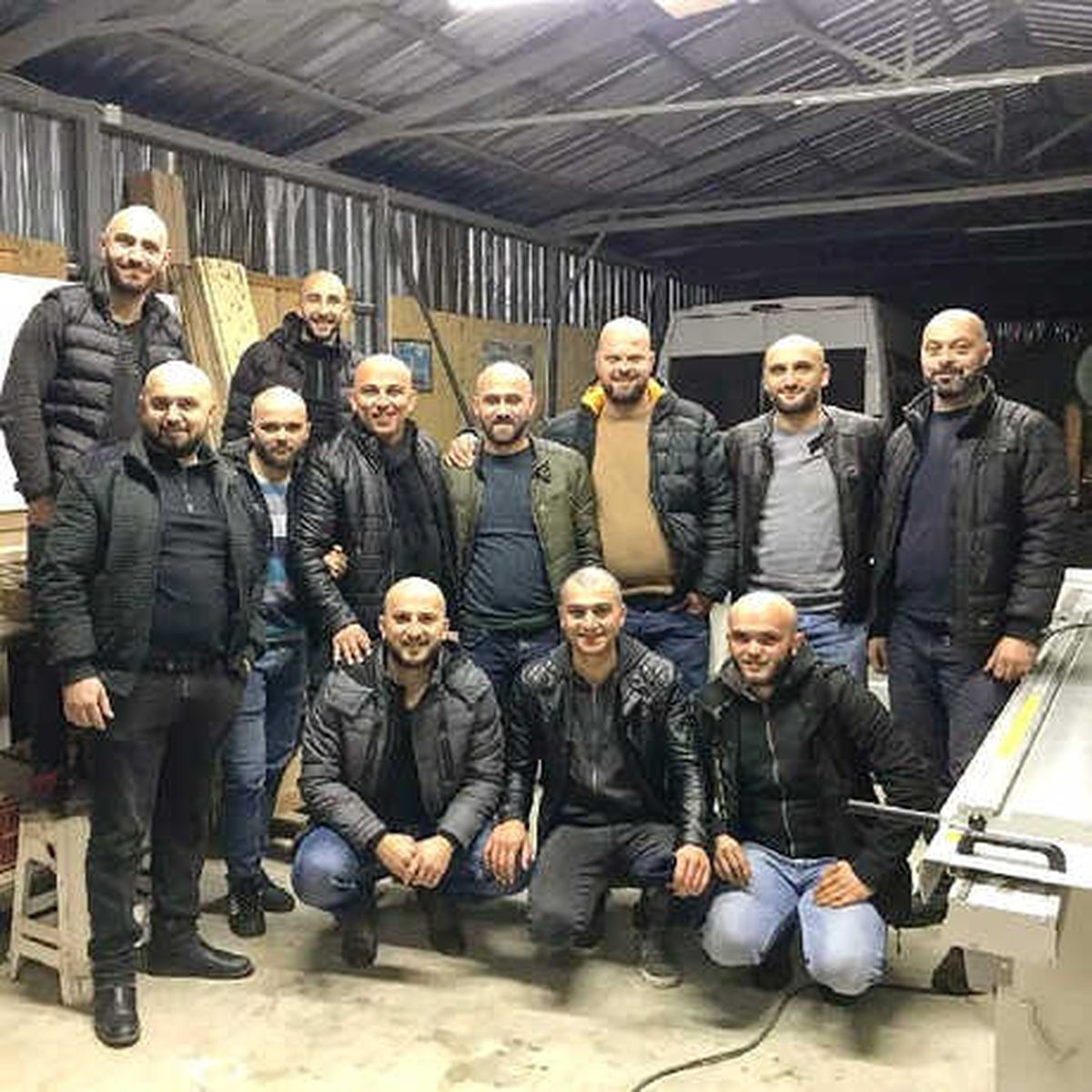Kemoterapi Gören Arkadaşları İçin Saçlarını Kazıttılar
