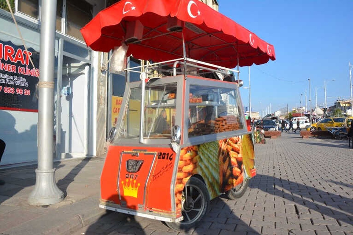 Kendi İmkanlarıyla Tatlı Arabası Yaptı