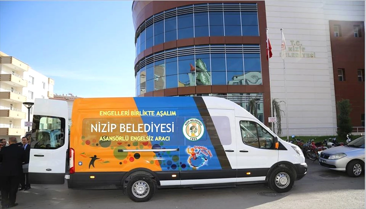 Nizip Belediyesinden "Engelsiz Araç"