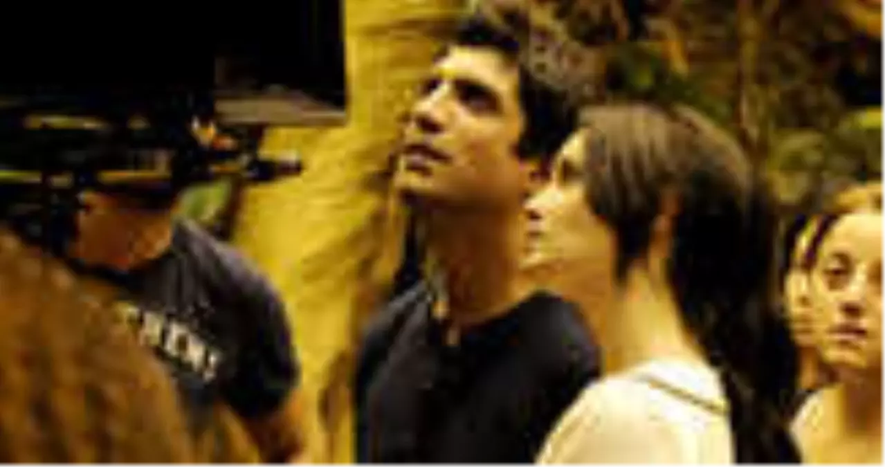 Özcan Deniz\'in Hesabından Paylaşılan Fahriye Evcen\'li Fotoğrafı Ajansın Yayınladığı Ortaya Çıktı