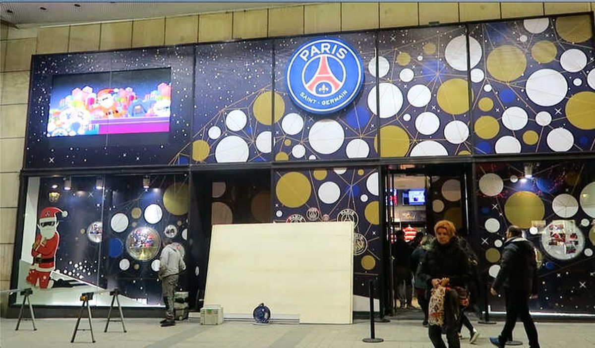 Paris\'in Ünlü Mağazaları Protestolara Hazırlanıyor