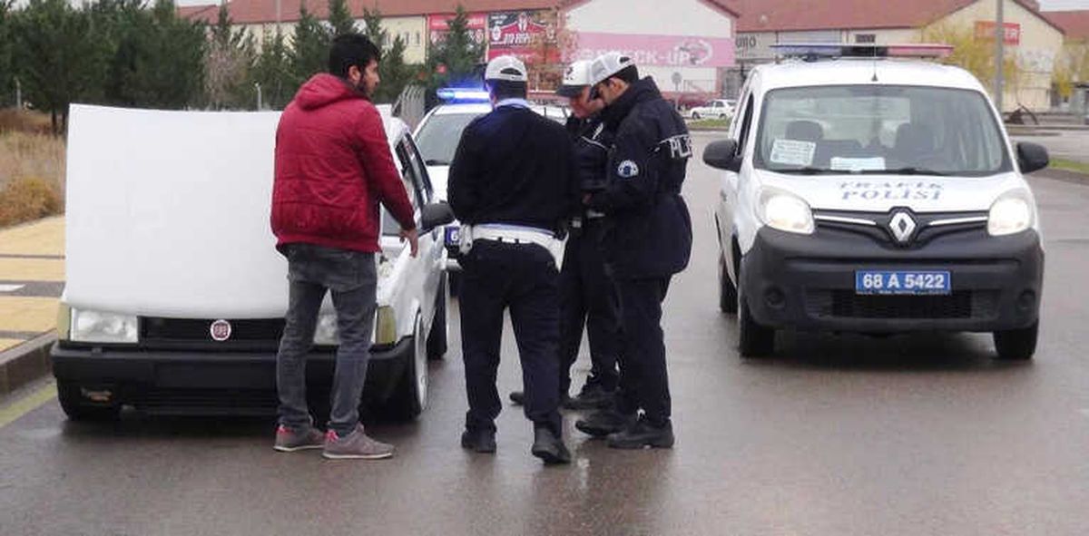 Plakasız Modifiyeli Araca 2 Bin 808 Lira Ceza ve Trafikten Men