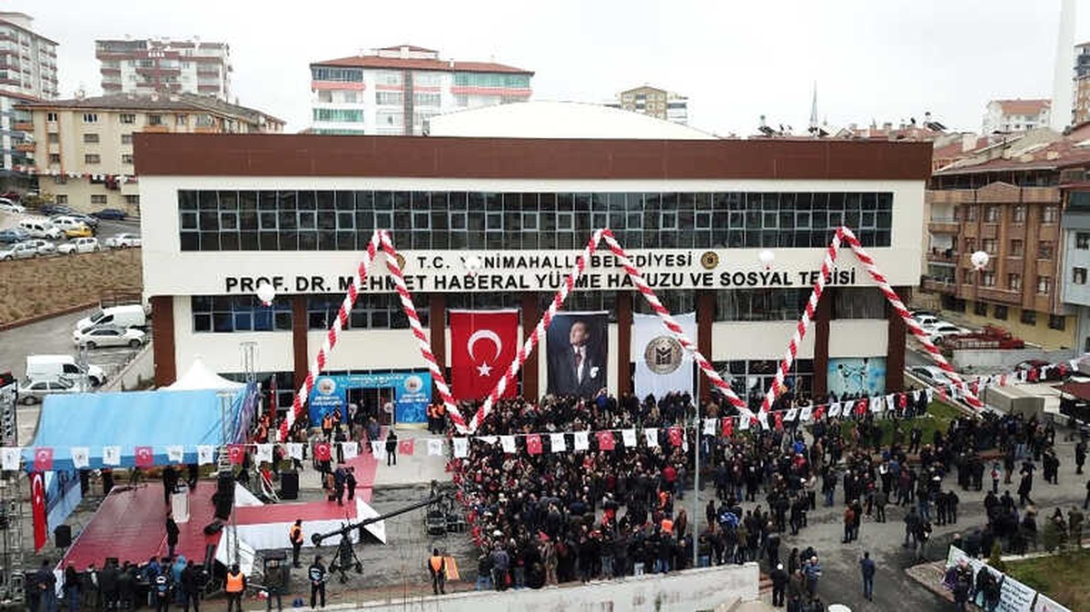 Prof. Dr. Mehmet Haberal Yüzme Havuzu ve Sosyal Tesisi Hizmete Açıldı
