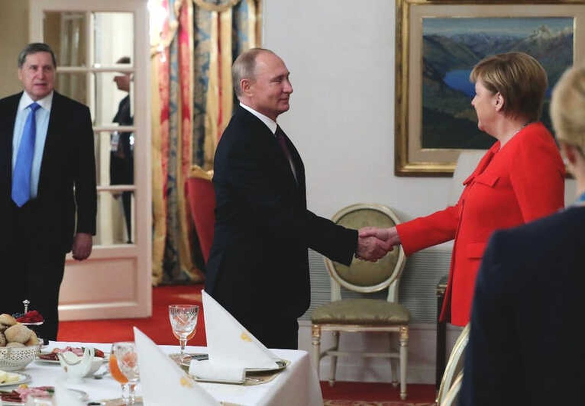 Putin, Kerç Krizi İçin Merkel\'le Anlaştı