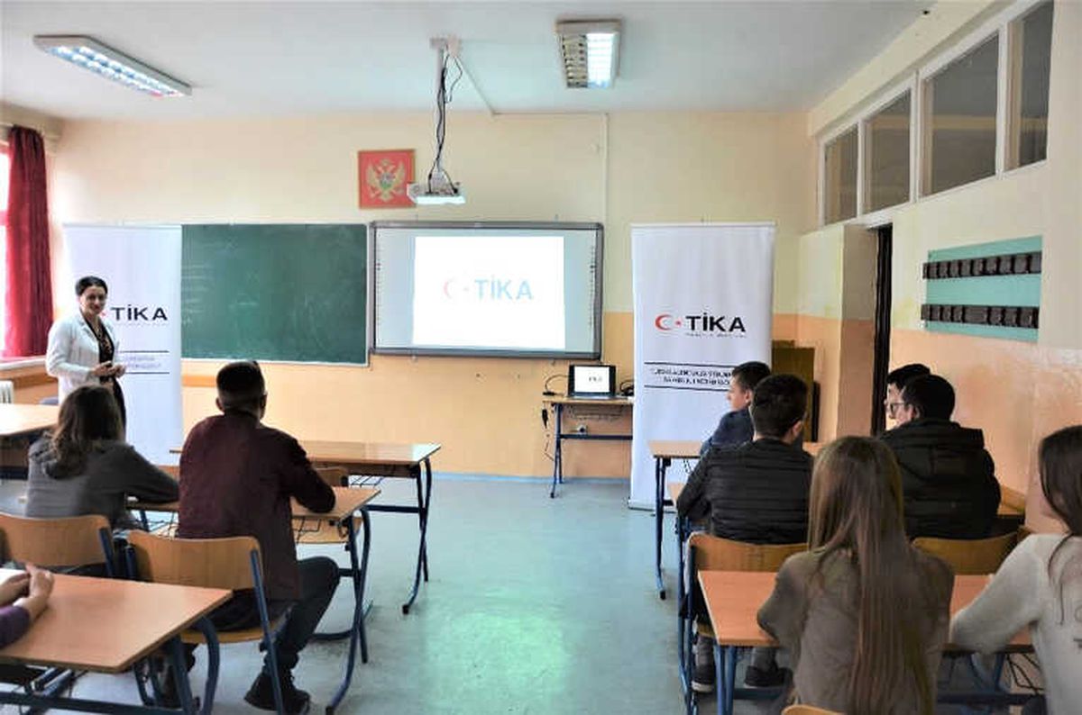 Tika, Karadağ\'da Eğitim Altyapılarını Desteklemeye Devam Ediyor