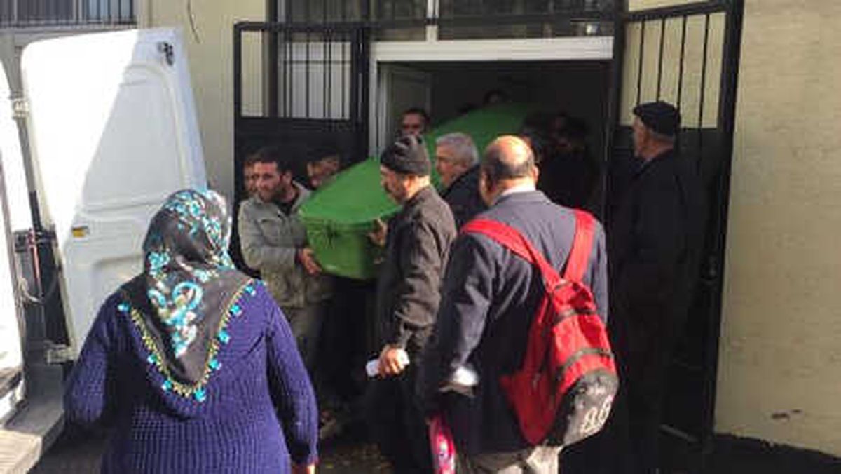 Trafoda Elektrik Akımına Kapılıp, Öldü