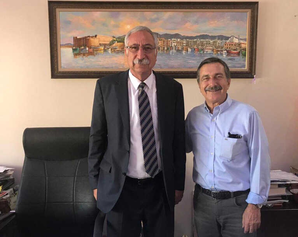 Ahmet Ataç\'tan Girne Belediye Başkanı Güngördü\'ye Ziyaret
