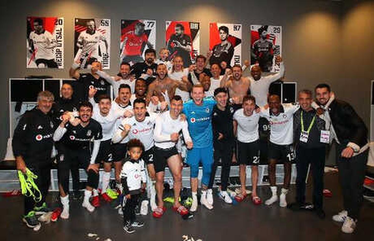 Beşiktaş\'tan Galibiyet Pozu
