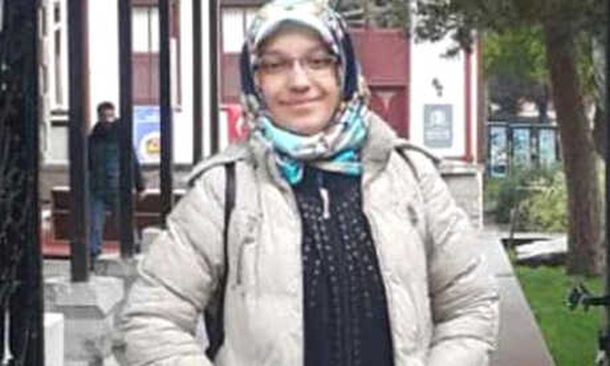 Devrilen Demir Kapının Altında Kalan Semanur, Hayatını Kaybetti
