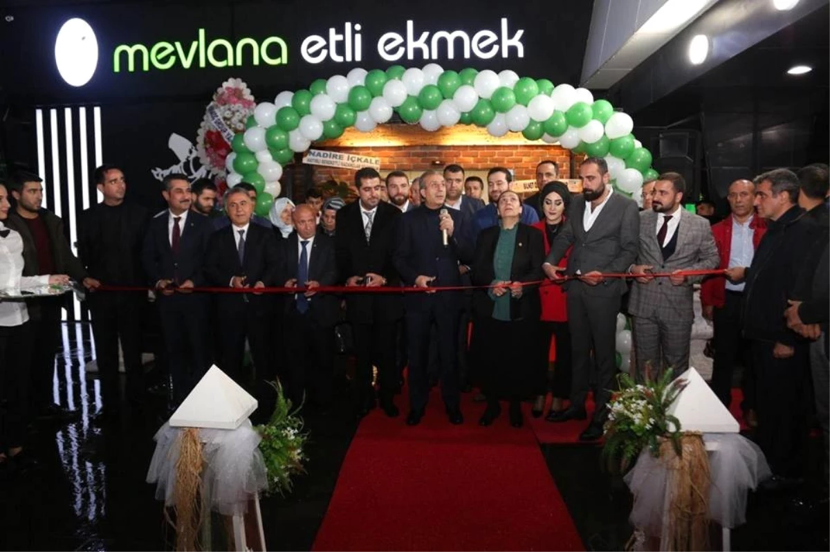 Diyarbakır\'da İlk Etli Ekmek Lokantası Dualarla Açıldı