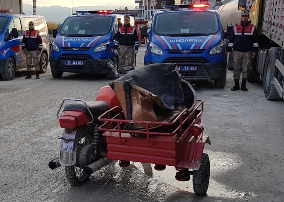 Elazığ\'da Hırsızlık Şüphelisi 2 Kişi Yakalandı