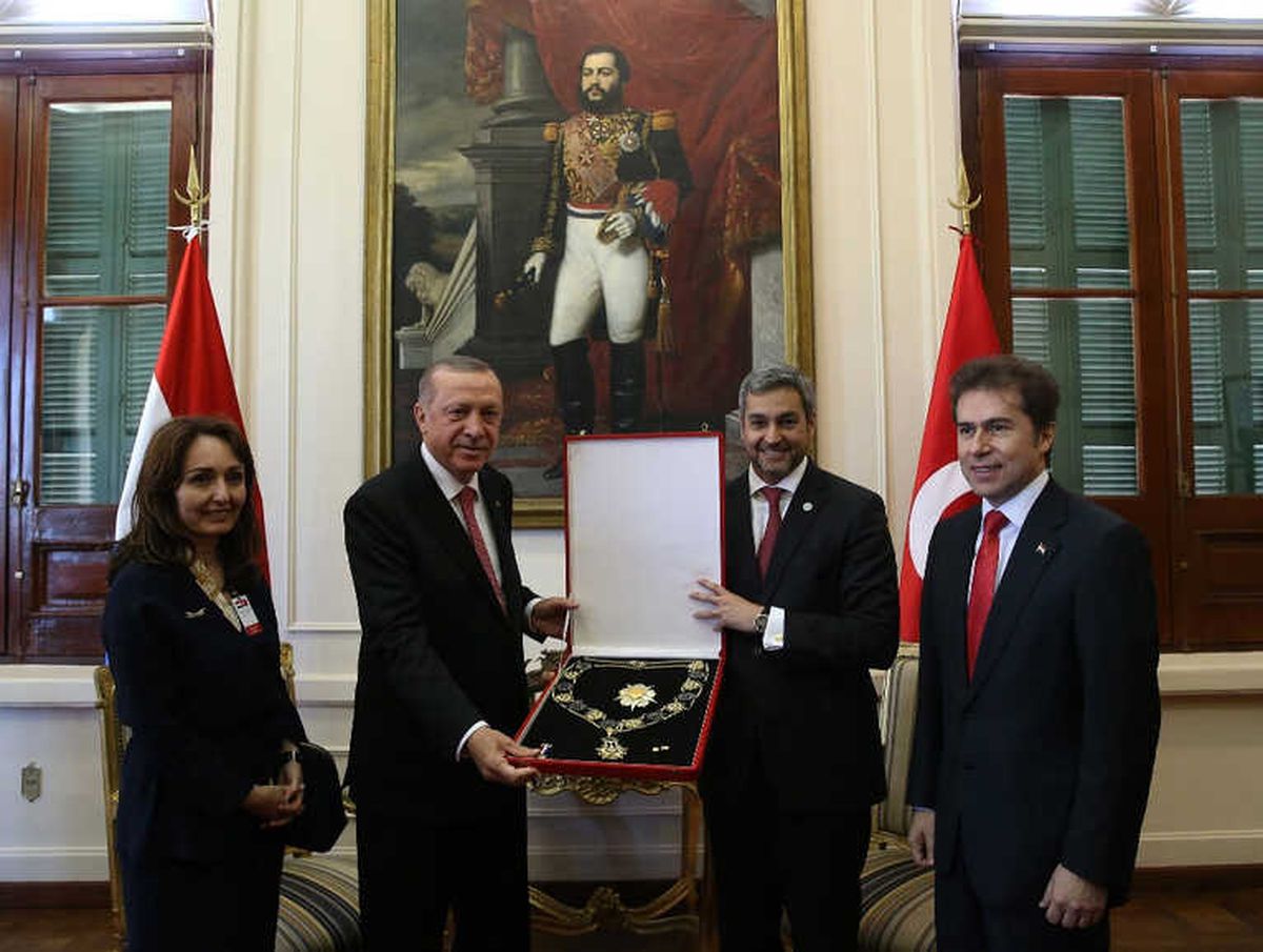Erdoğan\'a Paraguay Devlet Nişanı