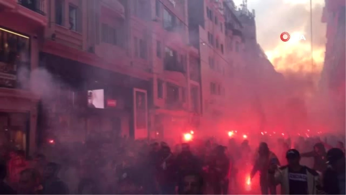 Galatasaraylılar, Meşalelerle Dolmabahçe\'ye Gidiyor