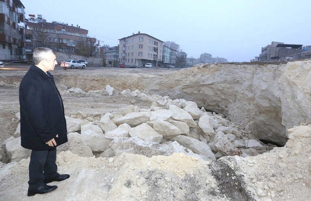 İnönü Caddesine Alternatif 40 Metrelik Yolda Sona Gelindi