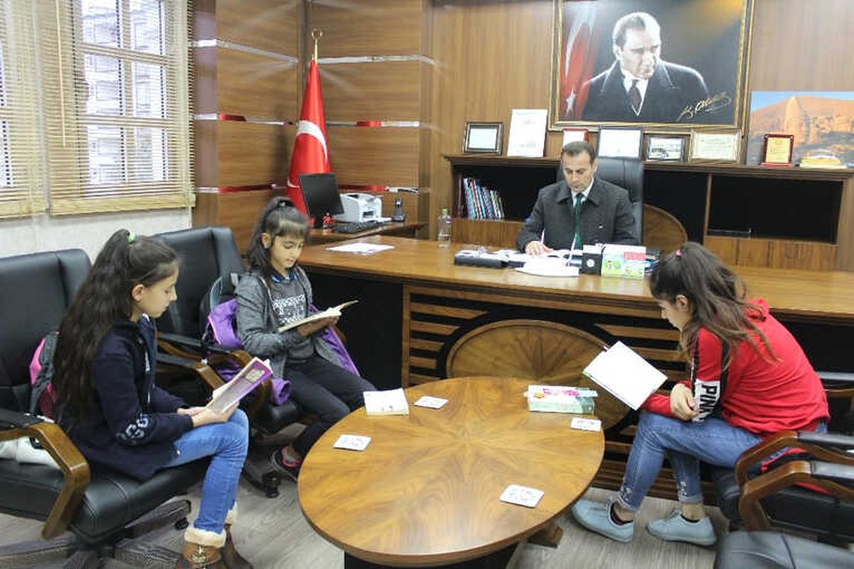 Öğrencilerden Kitap Okuma Etkinliği
