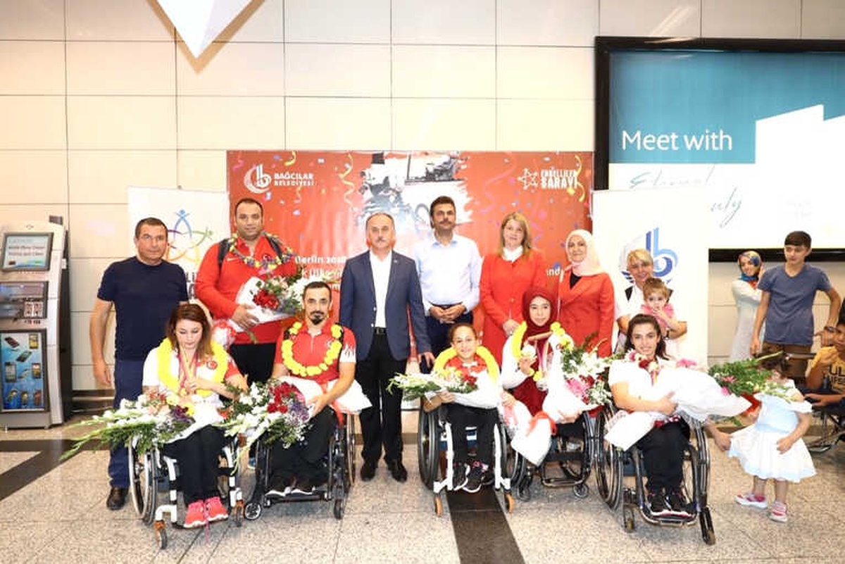 Engelli Antrenör Elinden Tuttuğu Sporcuları Başarıya Taşıyor