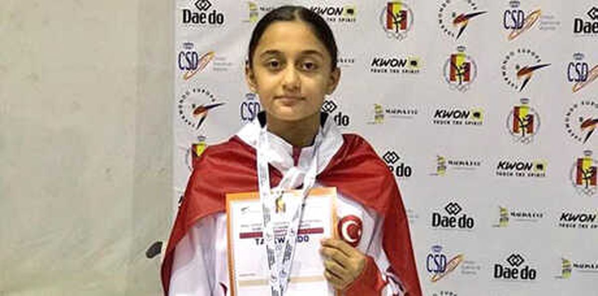 Özge Özbey\'den Bronz Madalya!