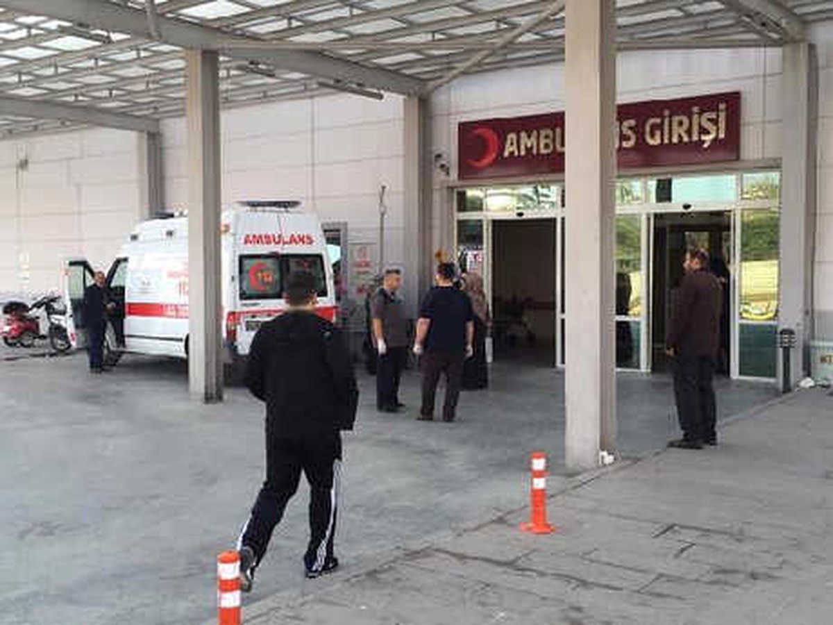 Tur Otobüsünün Çarptığı Genç Kız, Yaralandı