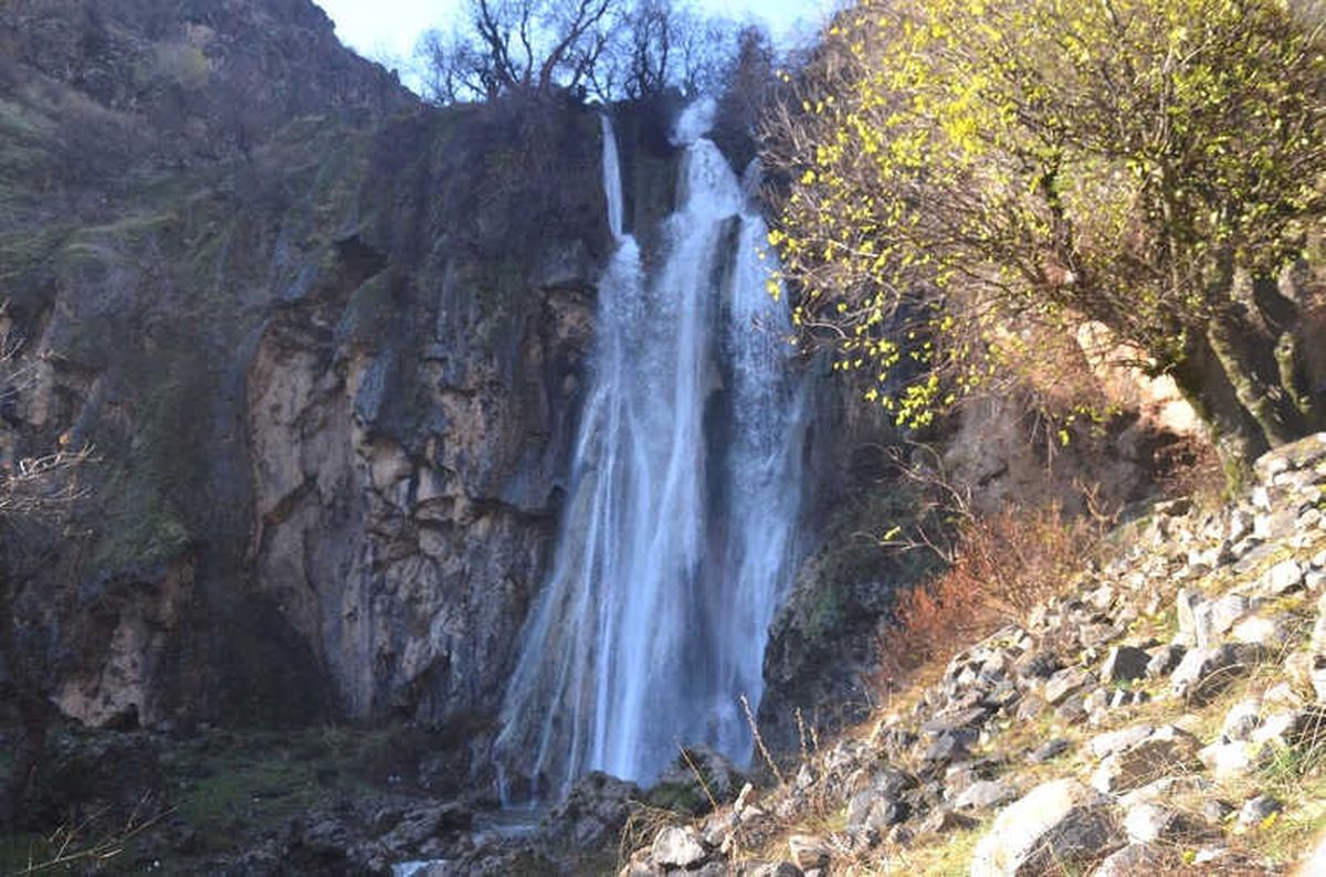 Yağış Sonrası Dev Şelaleler Oluştu