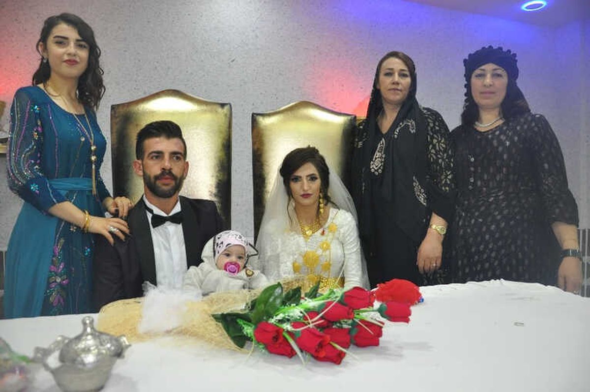 Yüksekova\'da Soğuk Havaya Rağmen Düğünler Devam Ediyor