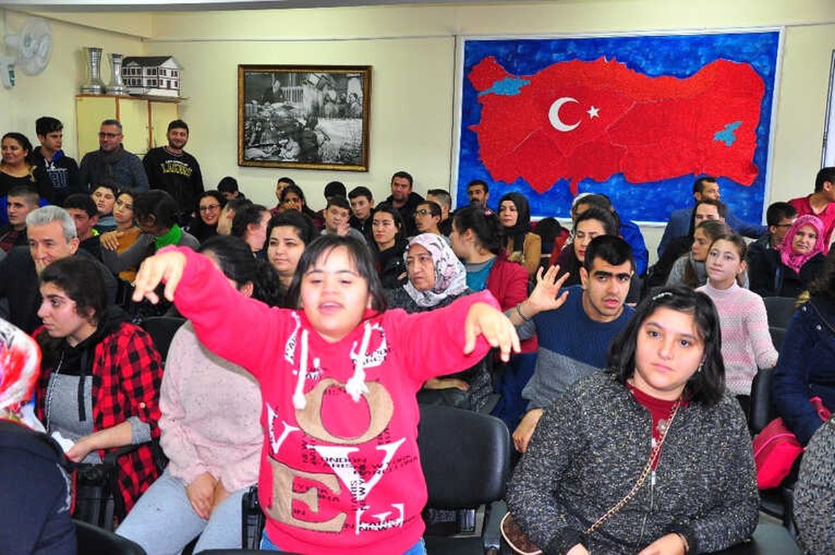 Anneler Söyledi Engelli Çocukları Coştu