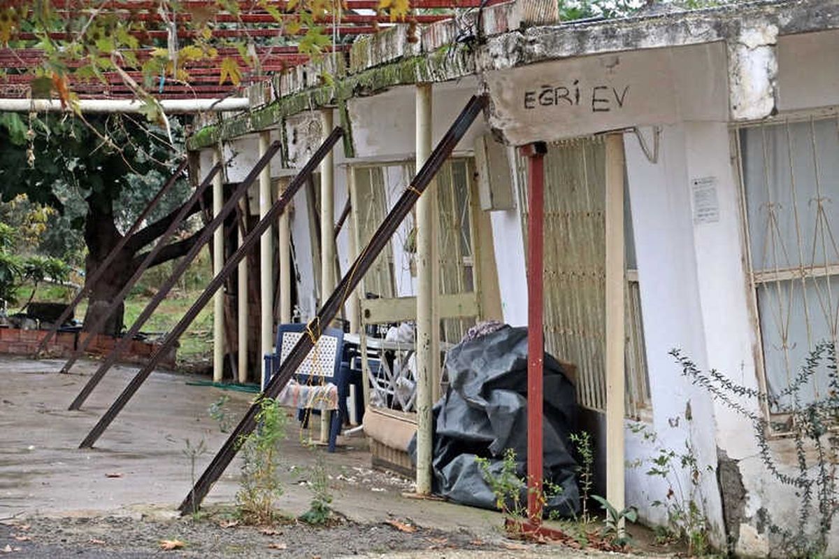 Antalya\'nın Eğri Evlerinde Diken Üstünde Hayat
