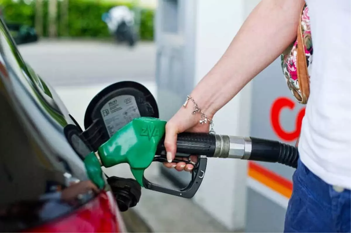 Avrupa\'da En Pahalı Akaryakıt İsveç\'te