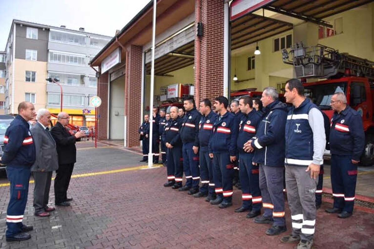Başkan Albayrak\'tan İtfaiye Ekiplerine Tebrik