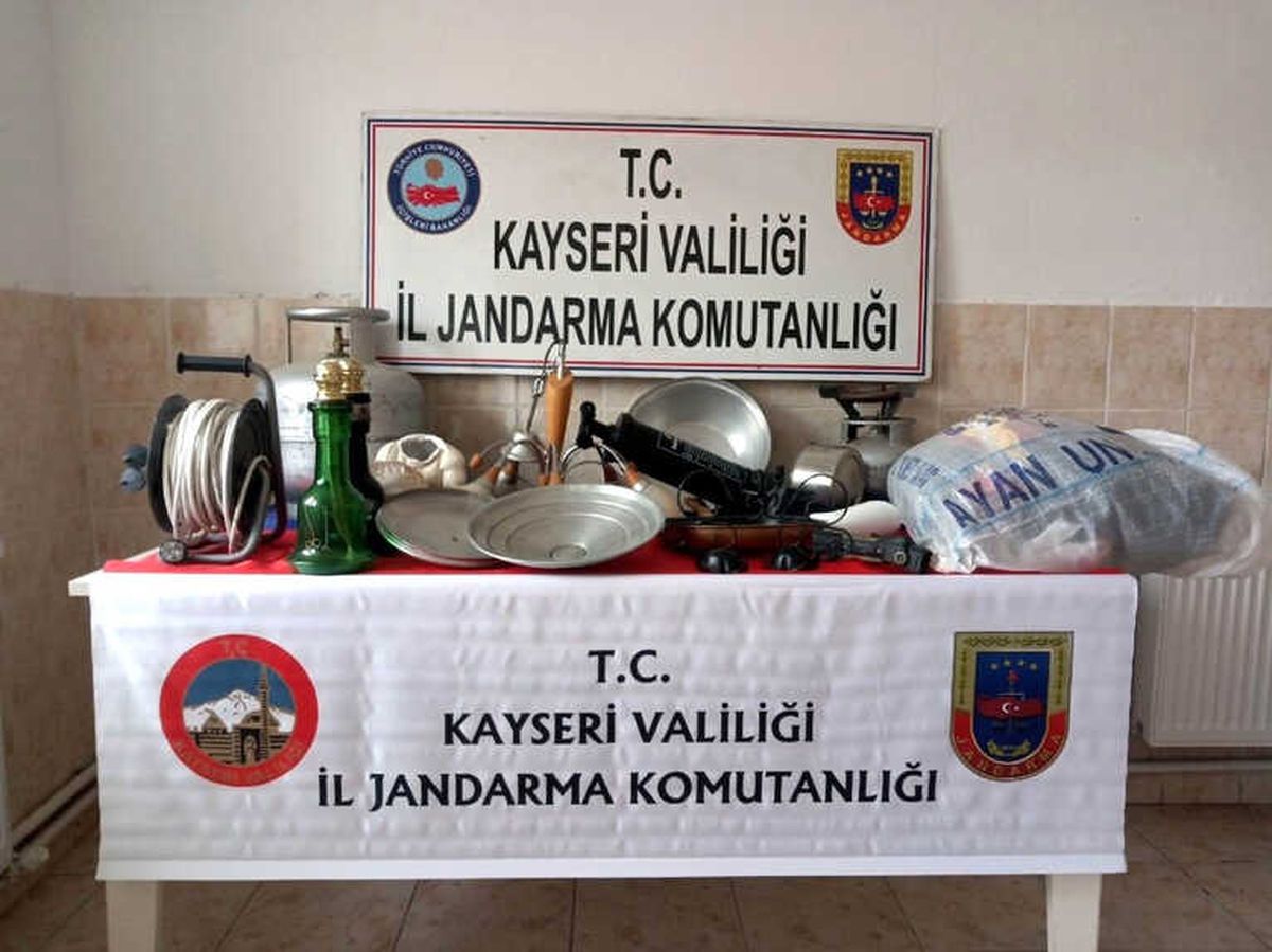 Çaldıkları Malzemeler ile Beraber Yakalandılar