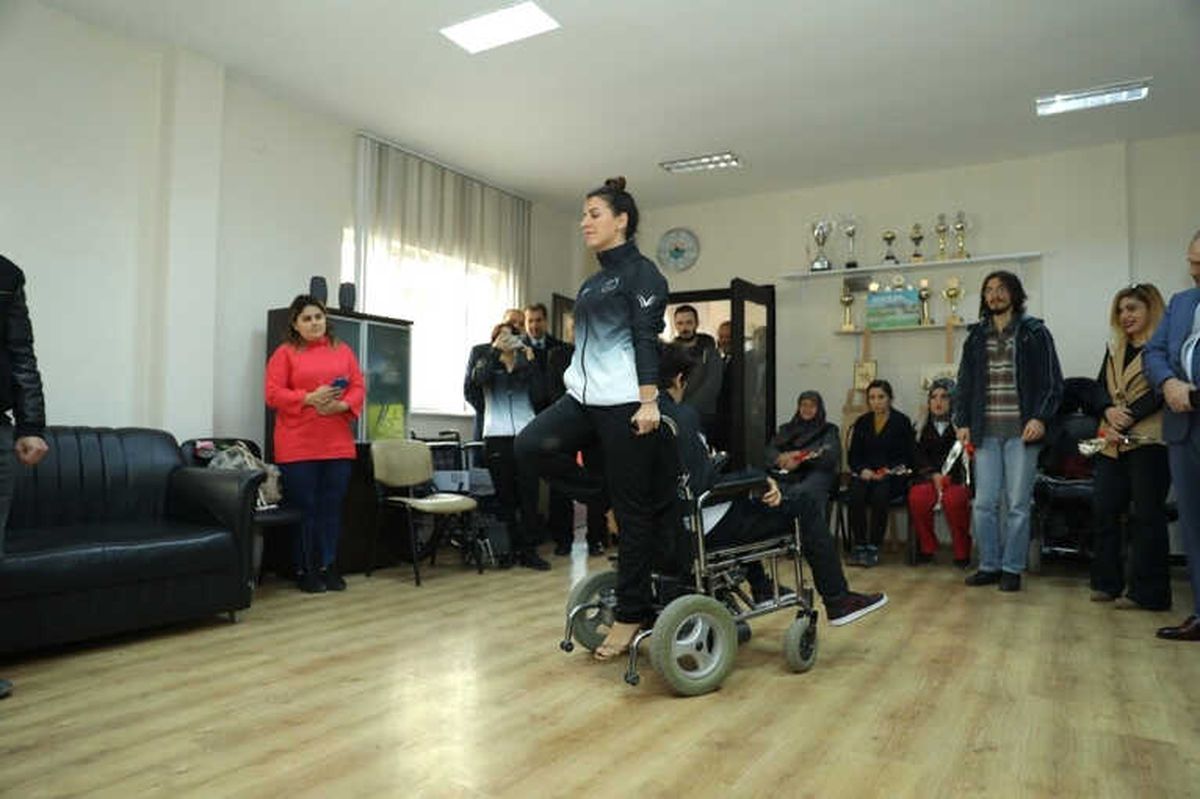 Engel Tanımayan Birkan, Başkan Tok\'u Duygulandırdı