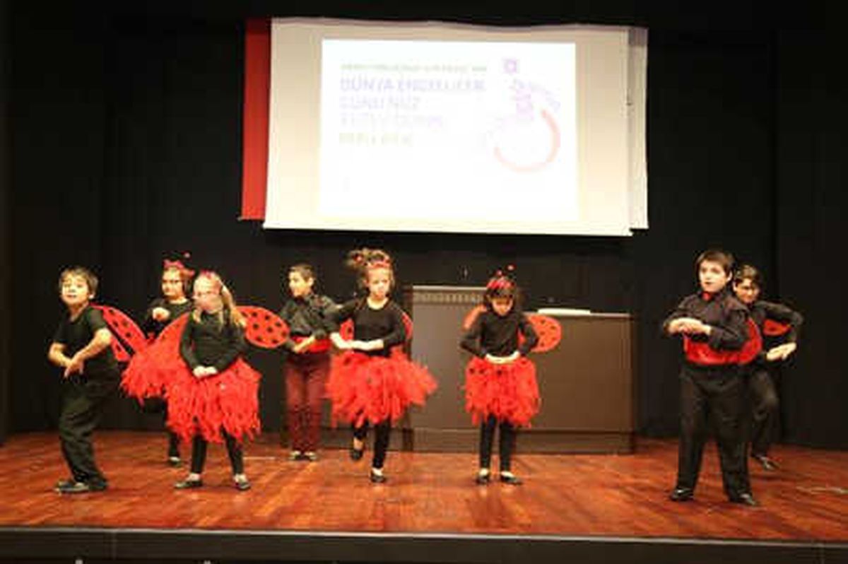 Engelli Çocuklar Kağıthane\'de Performans Sergiledi