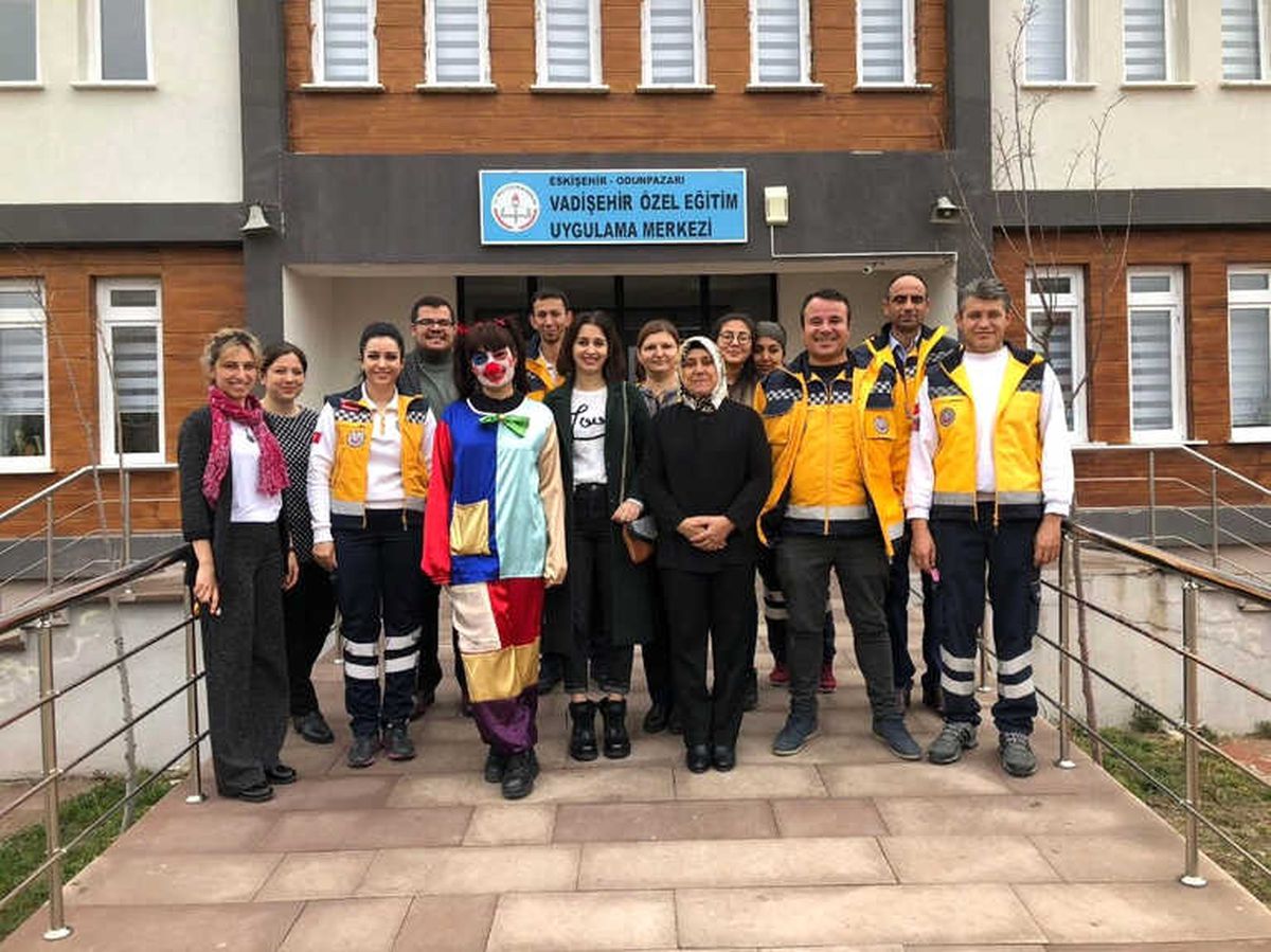Engelli Öğrencilerin \'Ambulans\' Sevinci