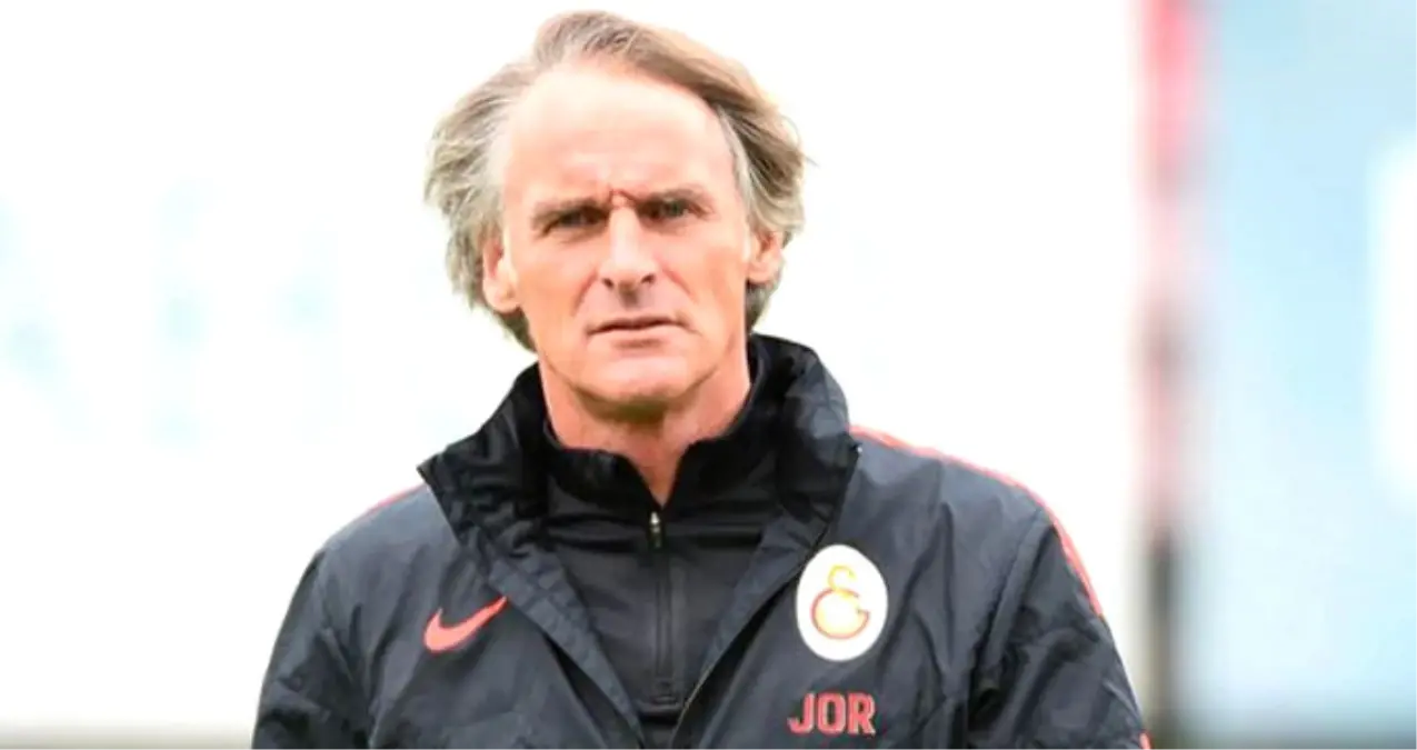 Eski Hoca Riekerink\'ten Galatasaray Paylaşımı: Bu Takımı Desteklemeye Devam Edin