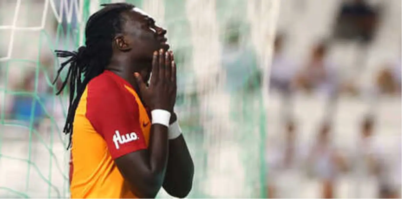 Galatasaray, Gomis\'i Arıyor