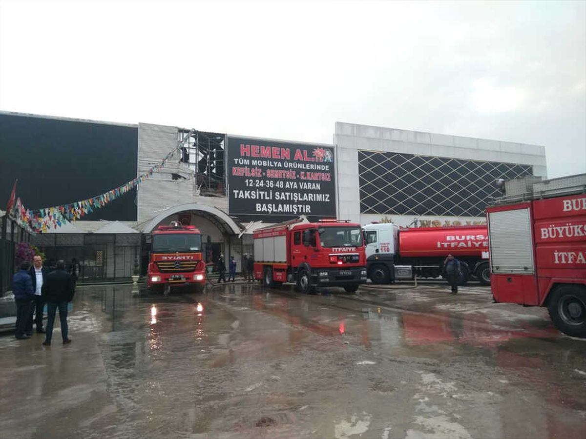 Güncelleme - Bursa\'da Mobilya Fabrikasında Yangın