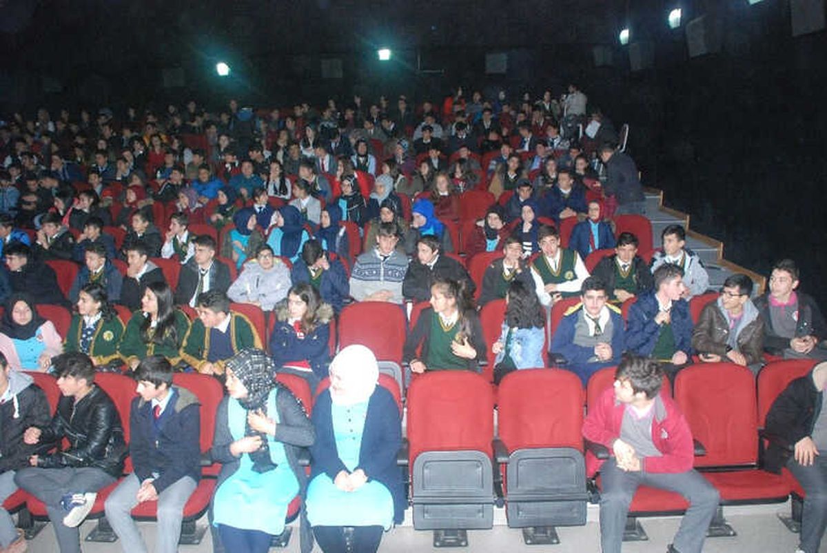 Gürün\'de \'Gençlik ve Güvenli Gelecek\' Semineri