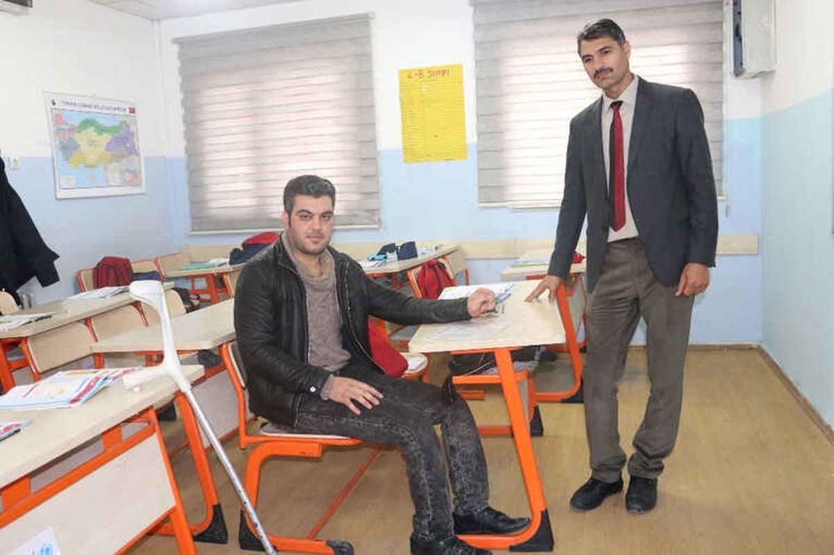 İki Bacağını Kaybetti, Tedavi İçin Geldiği Türkiye\'de Hayata Tutundu