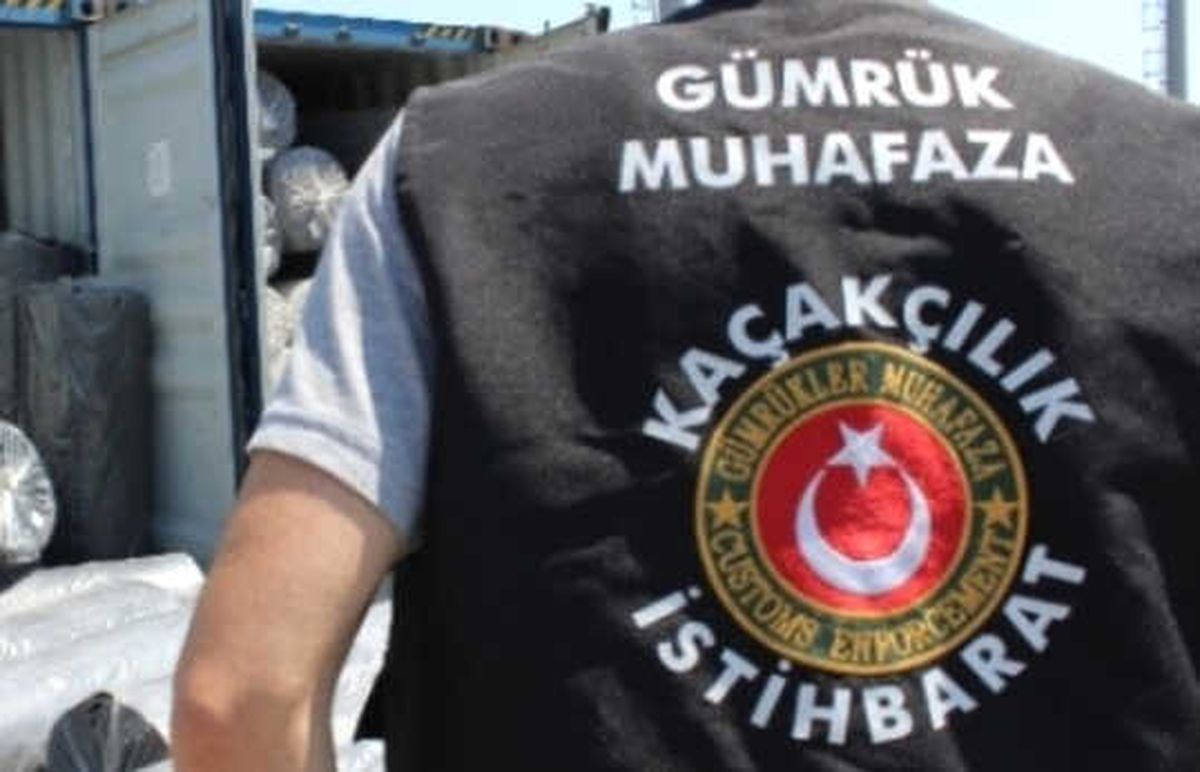 İstanbul\'da 4 ayrı kargoda 48 adet tabanca ele geçirildi