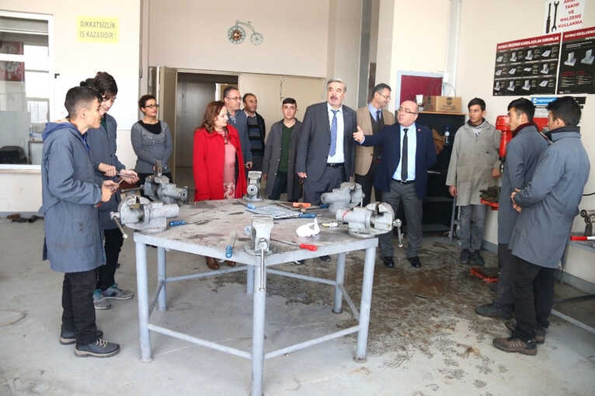 Kayseri Üniversitesi, İncesu Osb\'ye Myo Kurulması İçin Çalışmalara Başladı